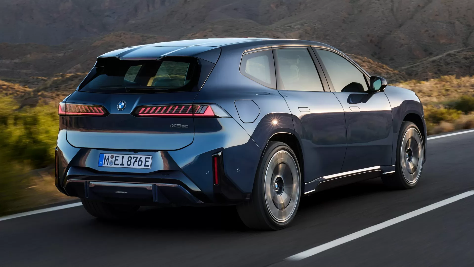 BMW iX3 Đi Xa Hơn 1.000km Chỉ Với Một Lần Sạc Trong Thử Nghiệm