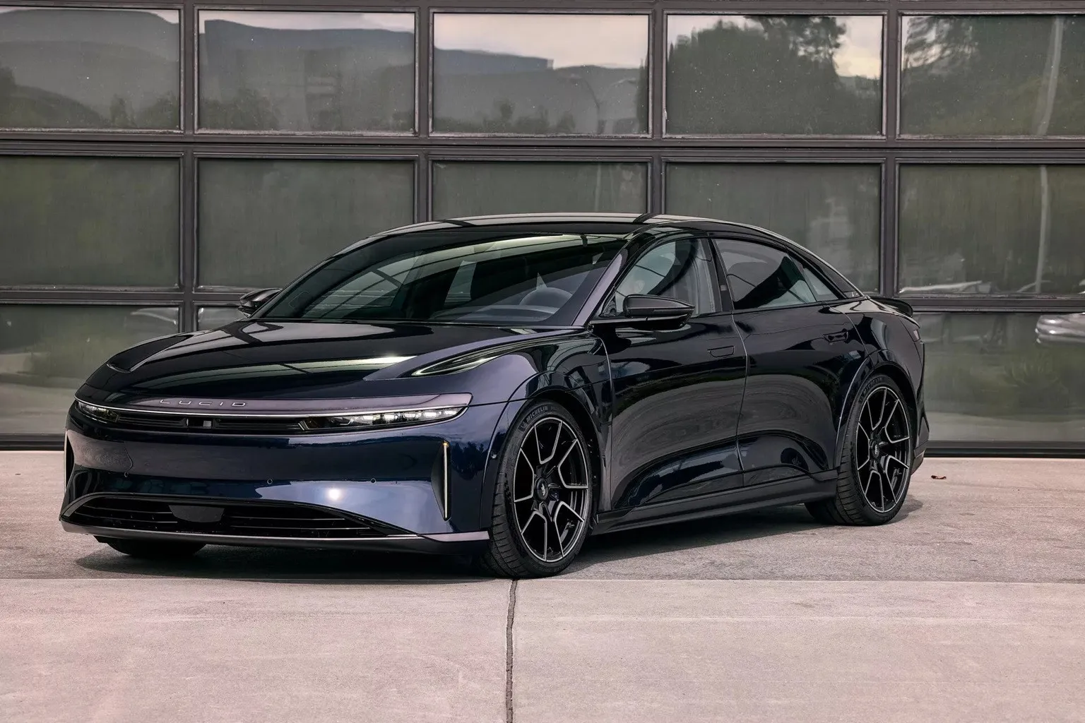 Khủng hoảng Lucid Motors khi hóa đơn phạt 200 triệu cho vết nứt chỉ bằng 'sợi tóc'