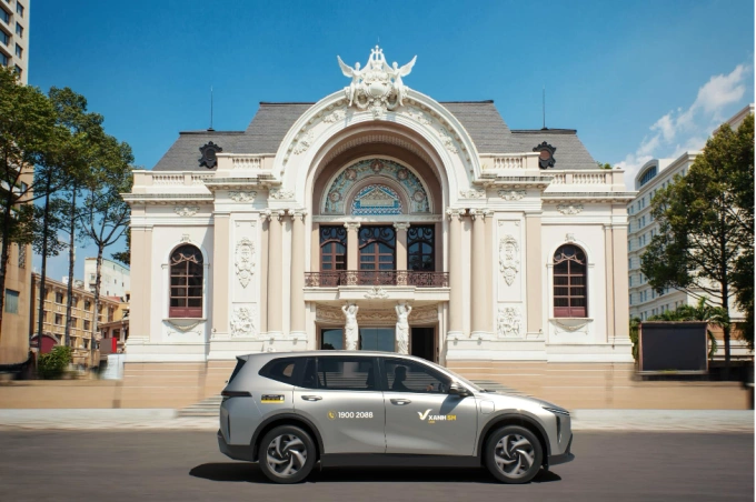 Limo Green gia nhập đội taxi điện Xanh SM: Dịch vụ Limo 7 chỗ 5 sao