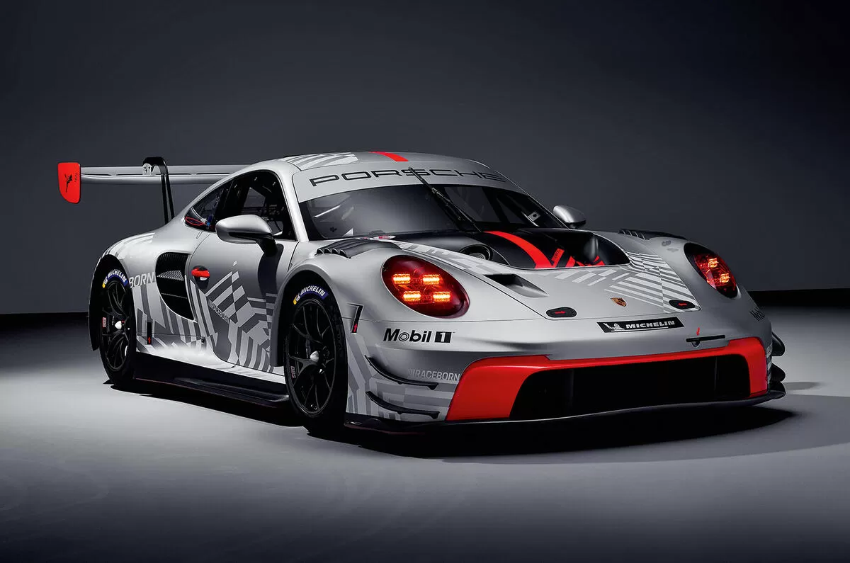 Porsche 911 GT3 R: Khi Kỹ Sư "Gáy" Cần Gì Đến Phần Mềm!