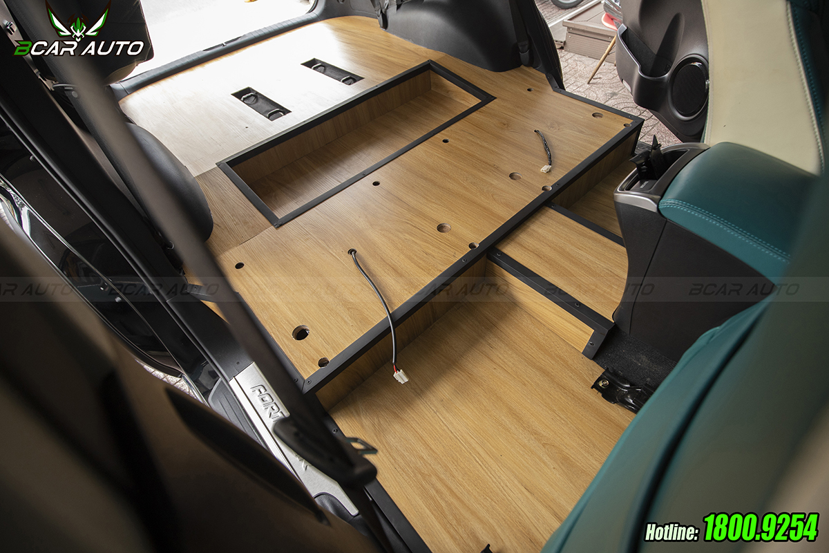 Sàn Nhựa Giả Gỗ Ô Tô: Nâng Cấp Nội Thất Sang Trọng & Bền Bỉ