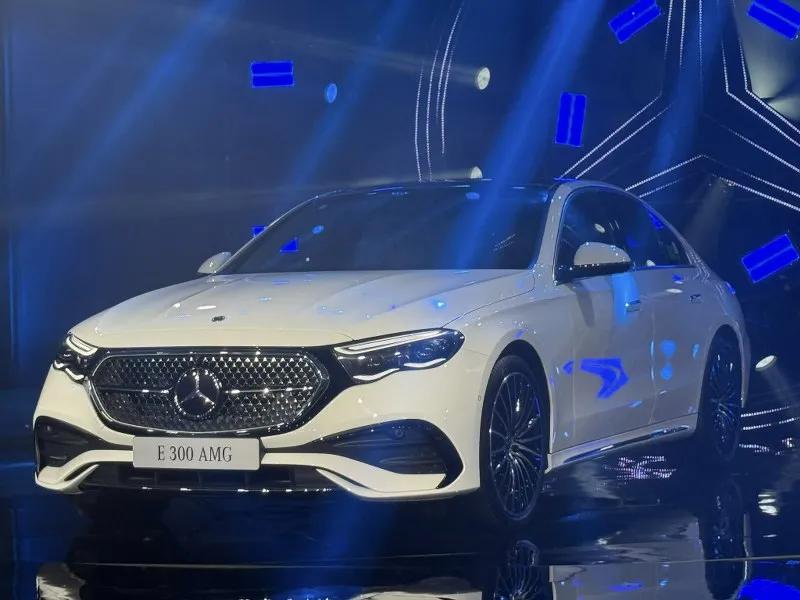 Thị trường ô tô mới: Xe Hybrid và Nhập khẩu áp đảo tháng 11