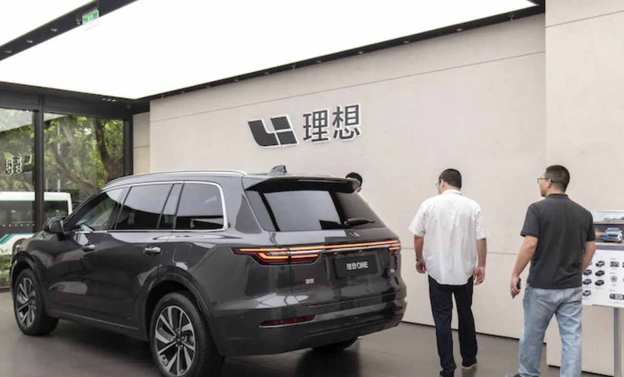 Triệu Hồi Ô Tô Điện: Li Auto Thu Hồi 11.000 Xe Sau Vụ Cháy Nổ