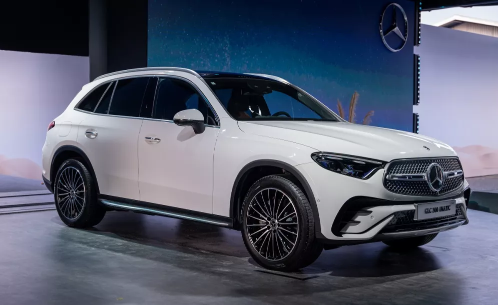 Ưu đãi Mercedes-Benz GLC 300 4MATIC tháng 10/2025: Giảm giá "khủng" đủ mua thêm xe Accent